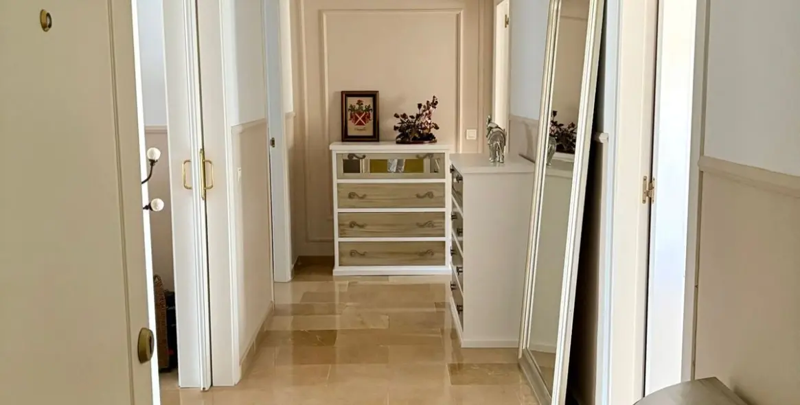 Продажа апартаментов на среднем этаже в Calahonda 21