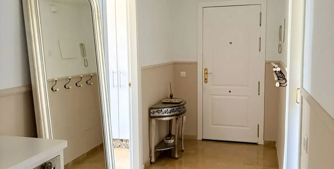 Продажа апартаментов на среднем этаже в Calahonda 22