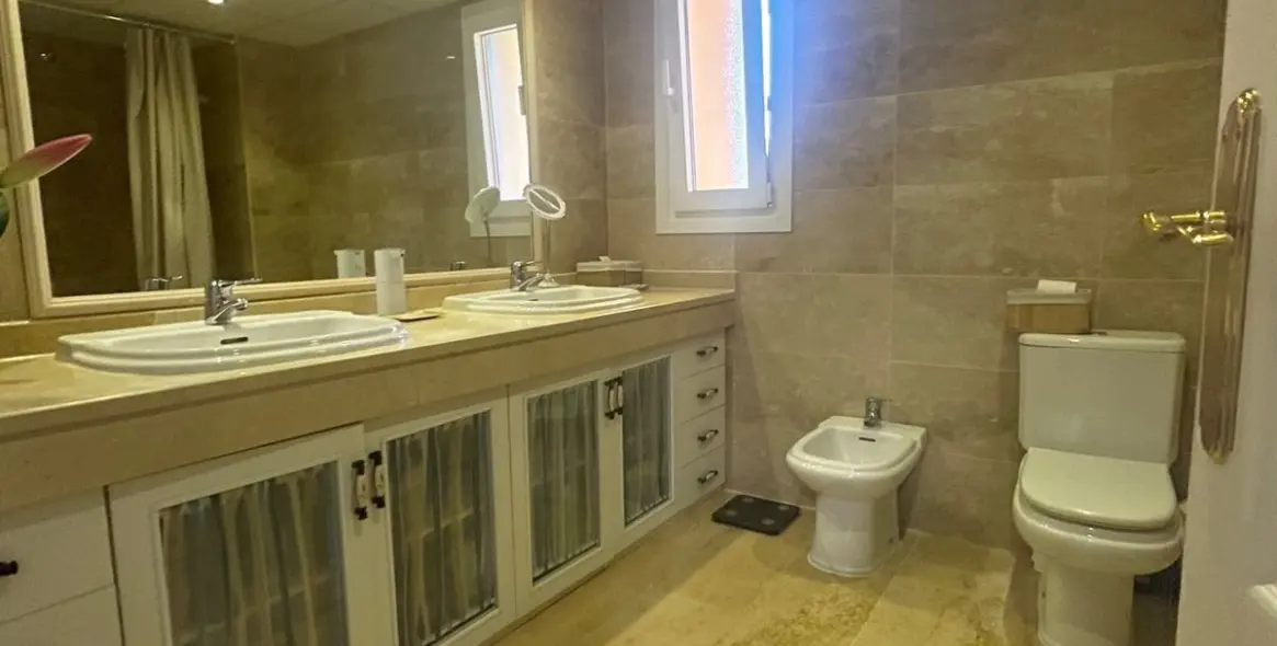 Продажа апартаментов на среднем этаже в Calahonda 34