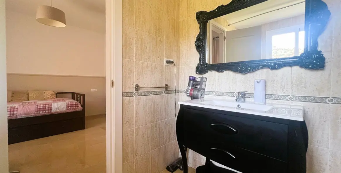 Продажа апартаментов на среднем этаже в Calahonda 38