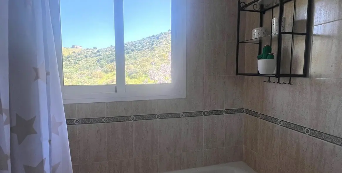 Продажа апартаментов на среднем этаже в Calahonda 40