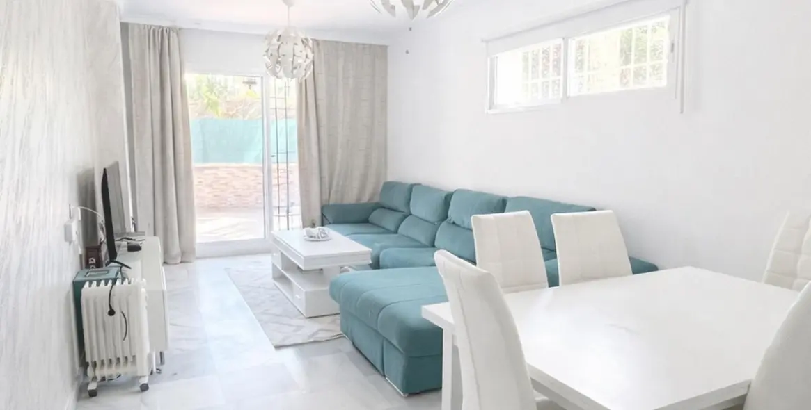 Sale of ground floor apartment in Aloha 2