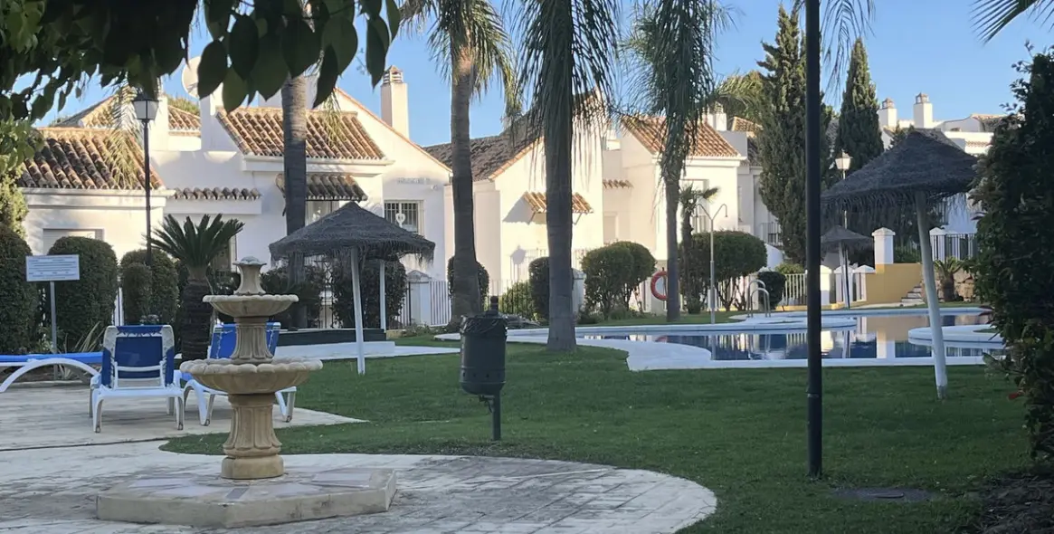 Sale of ground floor apartment in Aloha 12