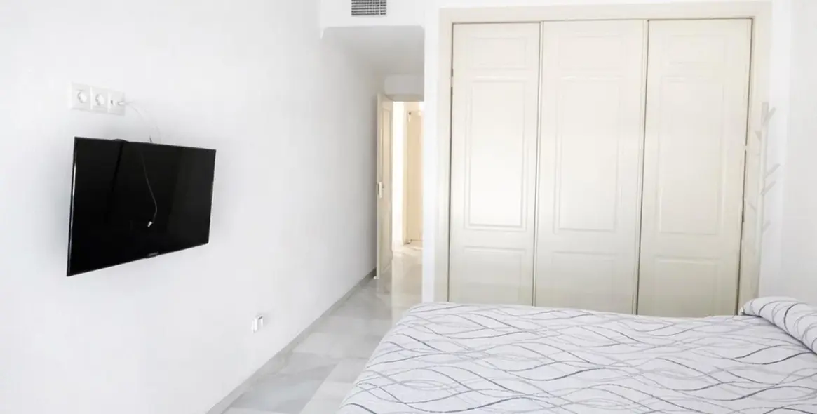 Venta de apartamento en planta baja en Aloha 10