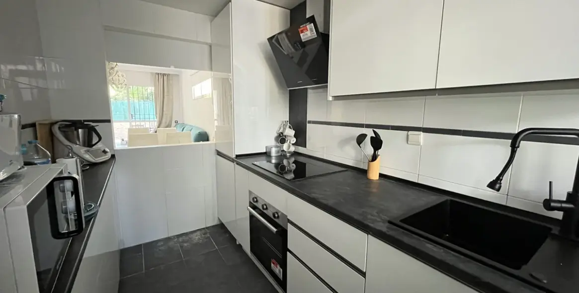 Venta de apartamento en planta baja en Aloha 12
