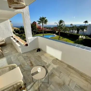 Venta de apartamento en planta media en Reserva de Marbella