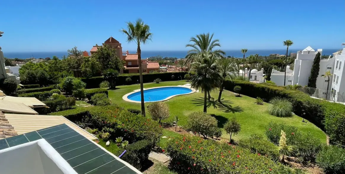 Sale of middle floor apartment in Reserva de Marbella 3