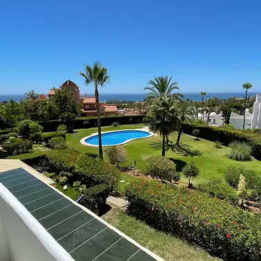 Venta de apartamento en planta media en Reserva de Marbella