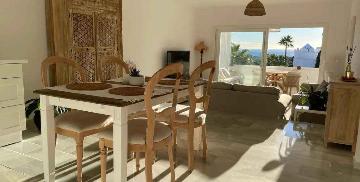 Sale of middle floor apartment in Reserva de Marbella 4