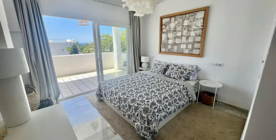 Sale of middle floor apartment in Reserva de Marbella 7