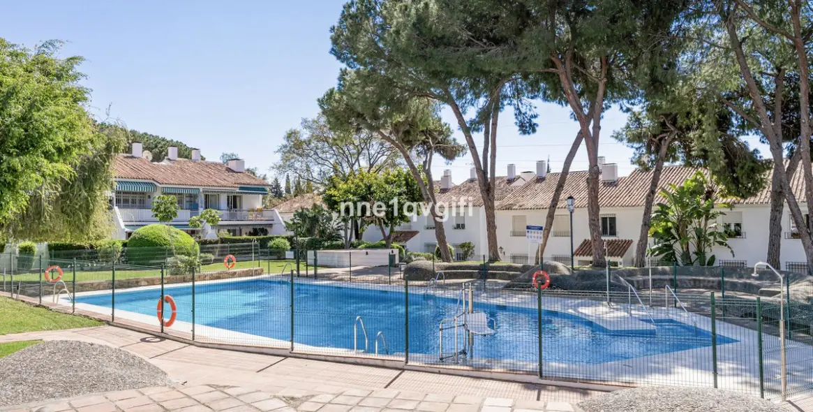 Venta de apartamento en planta media en Nagüeles 1