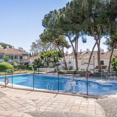 Venta de apartamento en planta media en Nagüeles