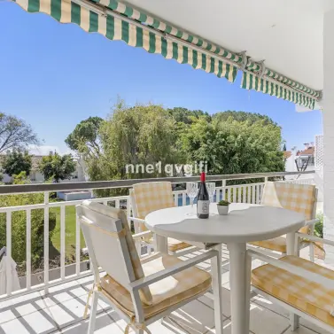 Venta de apartamento en planta media en Nagüeles