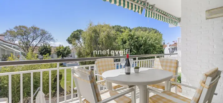 Venta de apartamento en planta media en Nagüeles 1