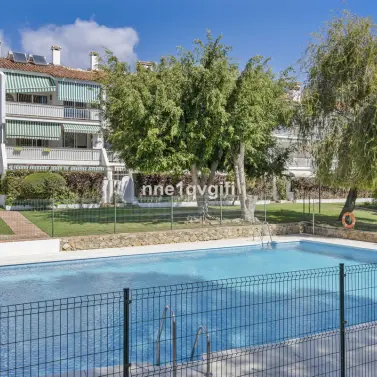 Venta de apartamento en planta media en Nagüeles