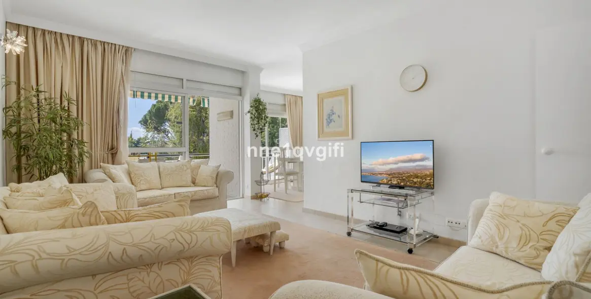 Venta de apartamento en planta media en Nagüeles 4