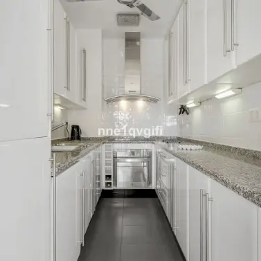 Venta de apartamento en planta media en Nagüeles