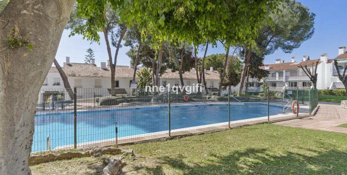 Venta de apartamento en planta media en Nagüeles 9