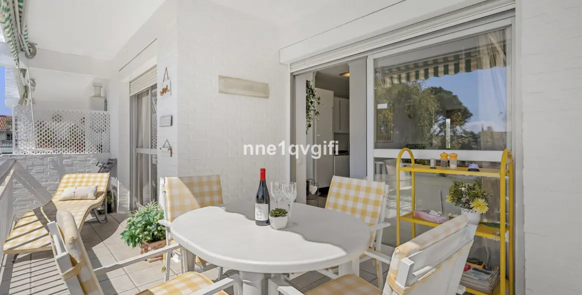 Venta de apartamento en planta media en Nagüeles 12