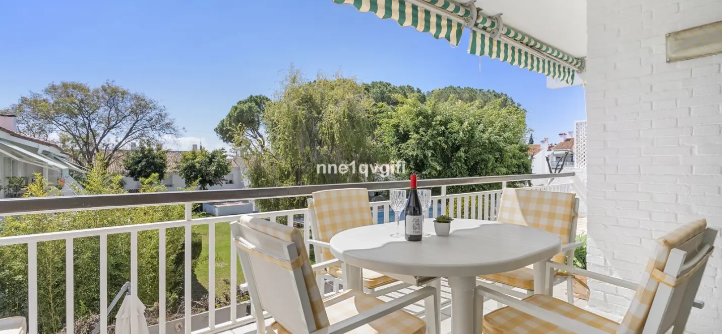 Sale of middle floor apartment in Nagüeles 1