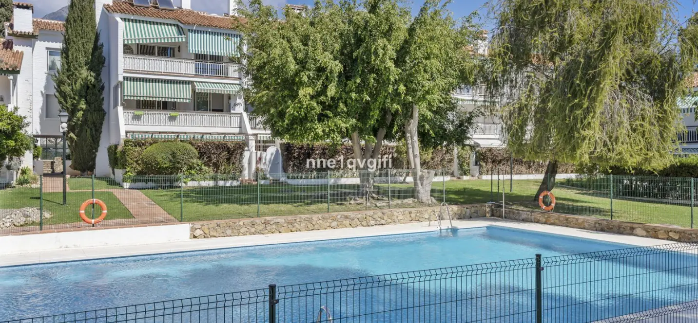 Sale of middle floor apartment in Nagüeles 2