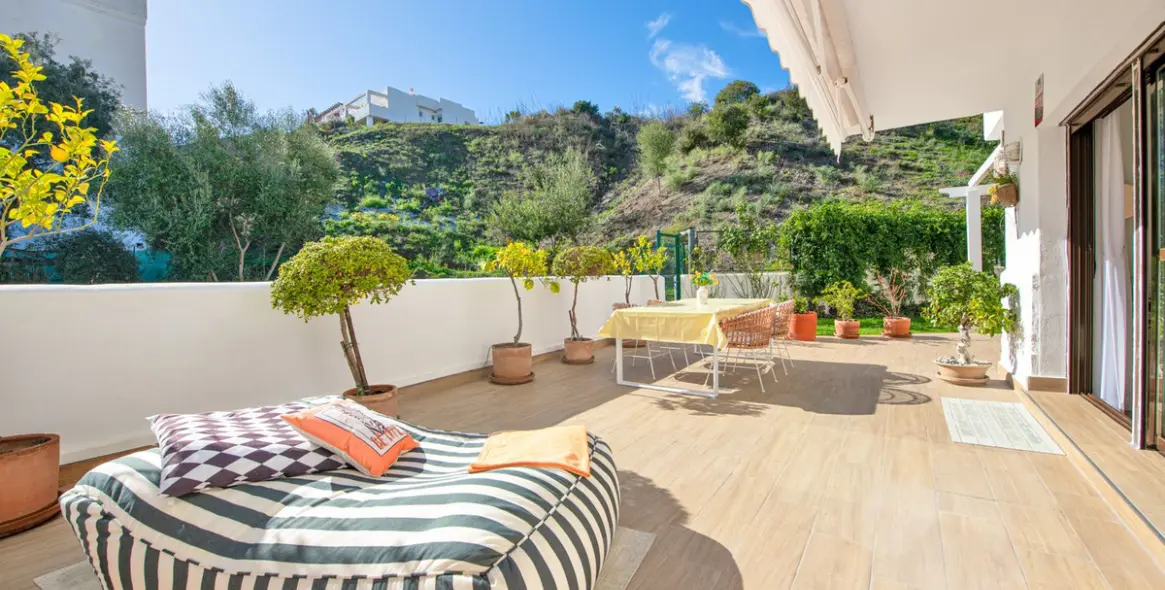 Sale of ground floor apartment in Estepona 3