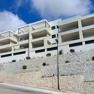 Продажа апартаментов на среднем этаже в Benalmadena