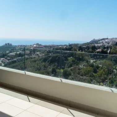 Продажа апартаментов на среднем этаже в Benalmadena