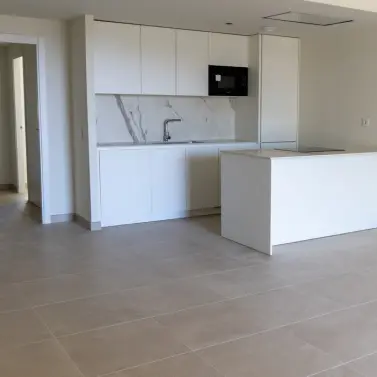 Продажа апартаментов на среднем этаже в Benalmadena