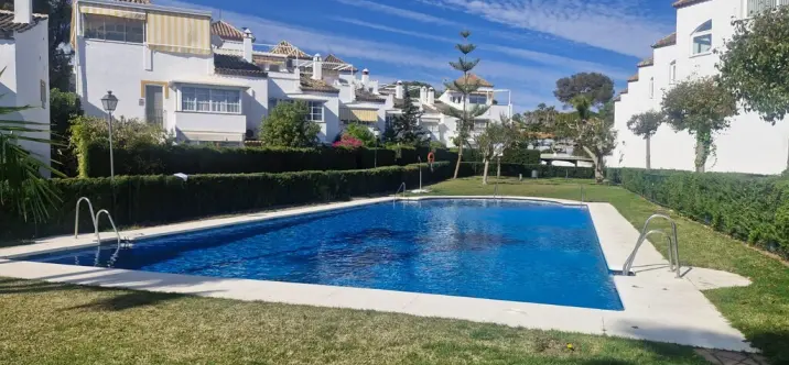 Продажа двухуровневого пентхауса в Costabella 0