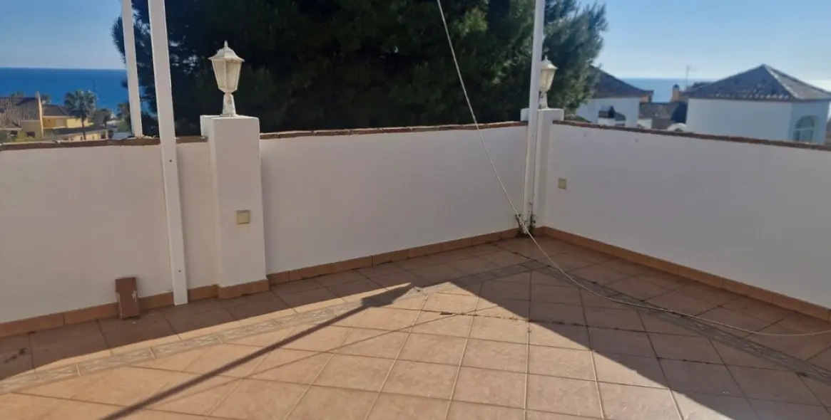 Sale of penthouse duplex in Costabella 17