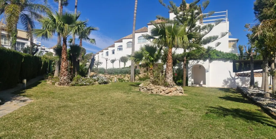 Sale of penthouse duplex in Costabella 19