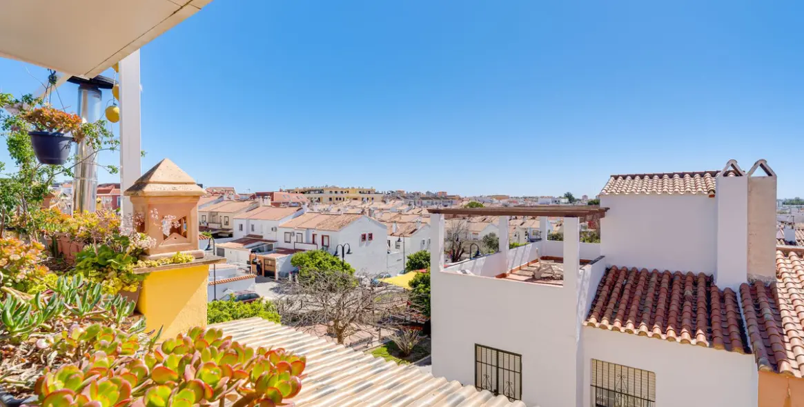 Продажа таунхауса в Las Lagunas 1