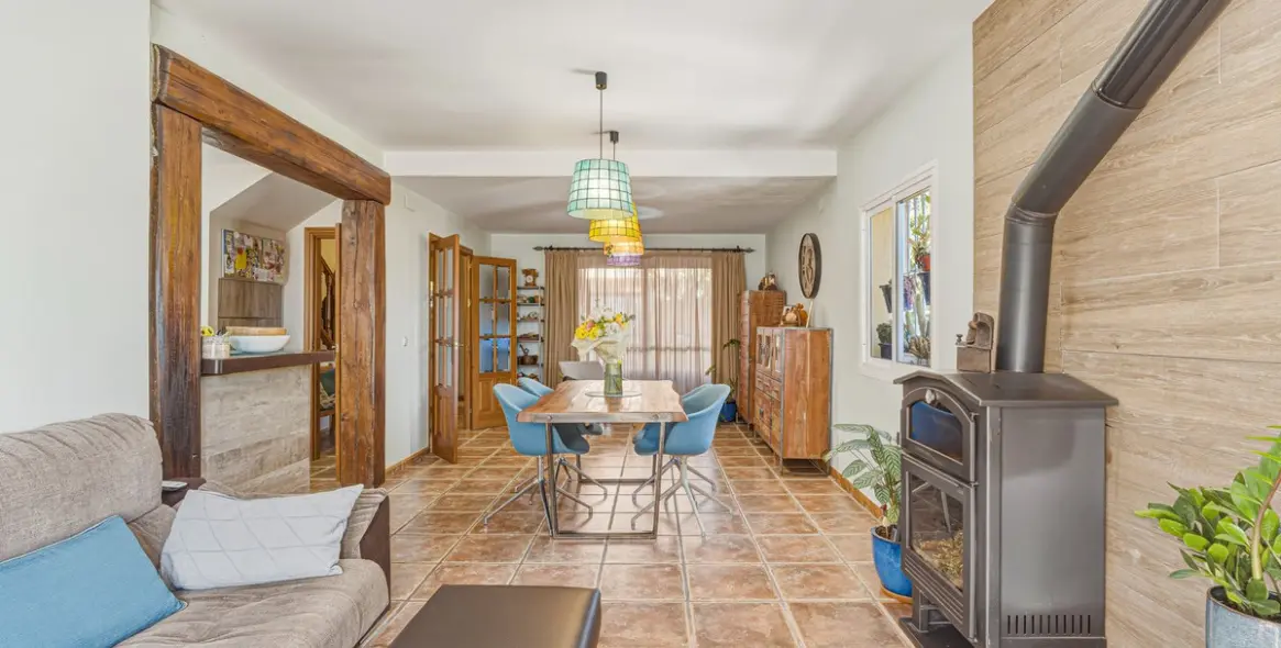 Продажа таунхауса в Las Lagunas 2