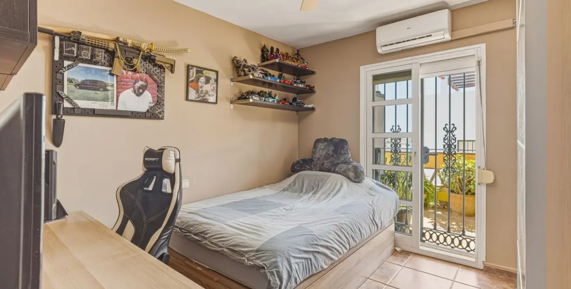 Продажа таунхауса в Las Lagunas 19