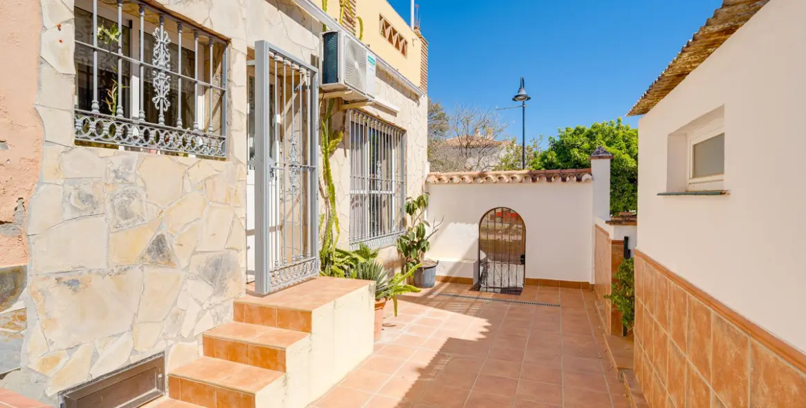 Продажа таунхауса в Las Lagunas 32