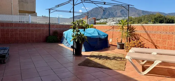 Sale of penthouse in Estepona 3