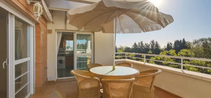 Sale of penthouse duplex in Estepona 3