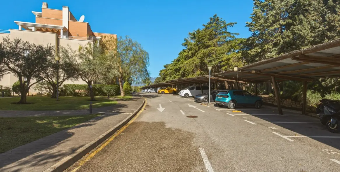 Sale of penthouse duplex in Estepona 29