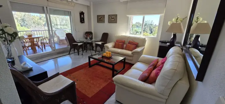 Venta de apartamento en planta media en Nueva Andalucía 0