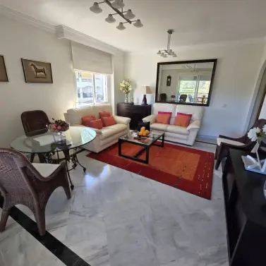 Sale of middle floor apartment in Nueva Andalucía