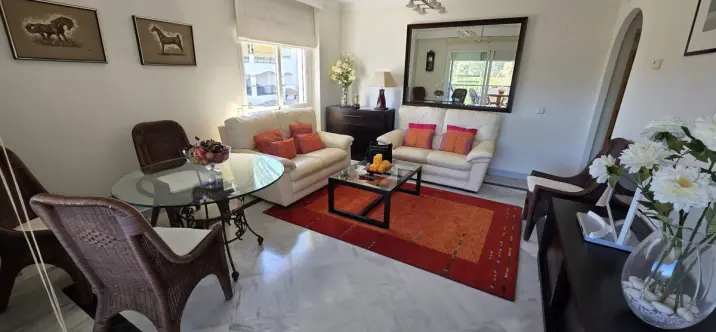 Venta de apartamento en planta media en Nueva Andalucía 1