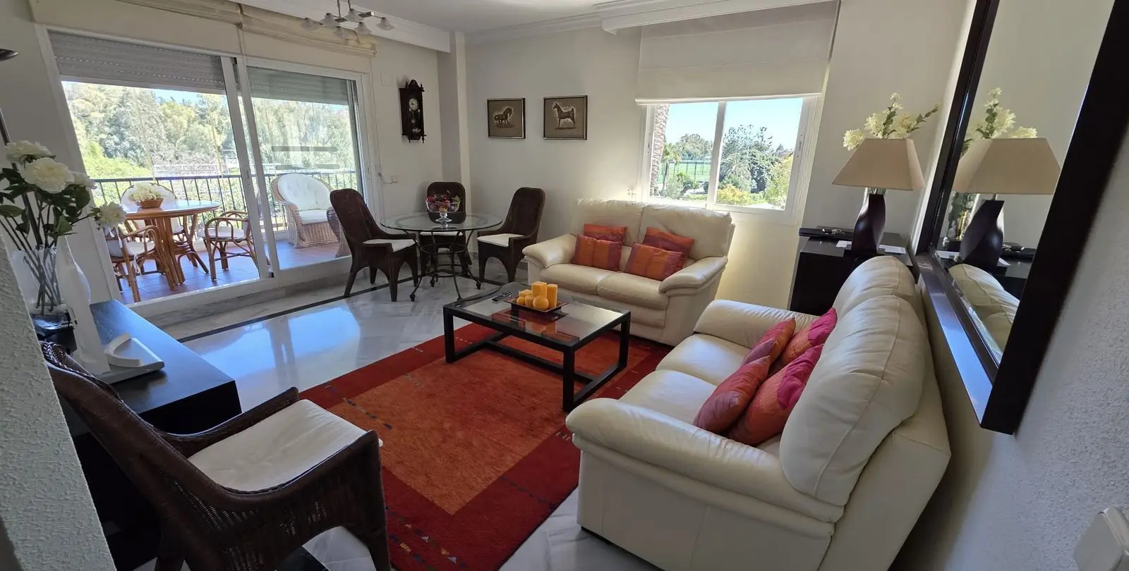 Sale of middle floor apartment in Nueva Andalucía 3