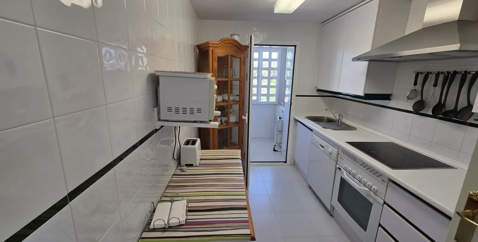 Sale of middle floor apartment in Nueva Andalucía 11