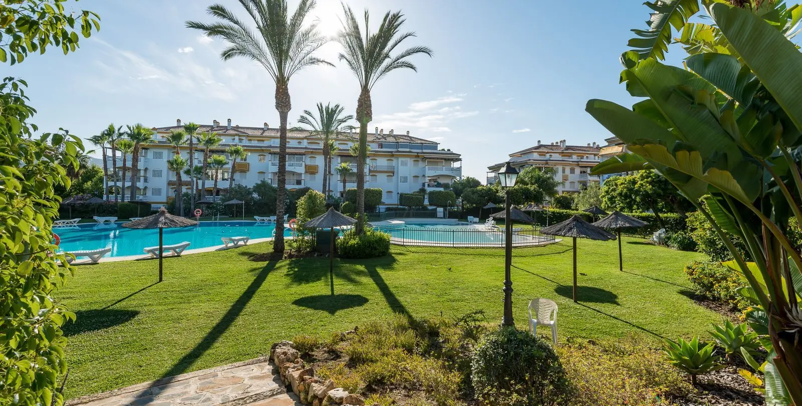 Sale of middle floor apartment in Nueva Andalucía 14