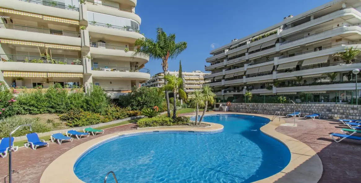 Sale of middle floor apartment in Guadalmina Alta 1
