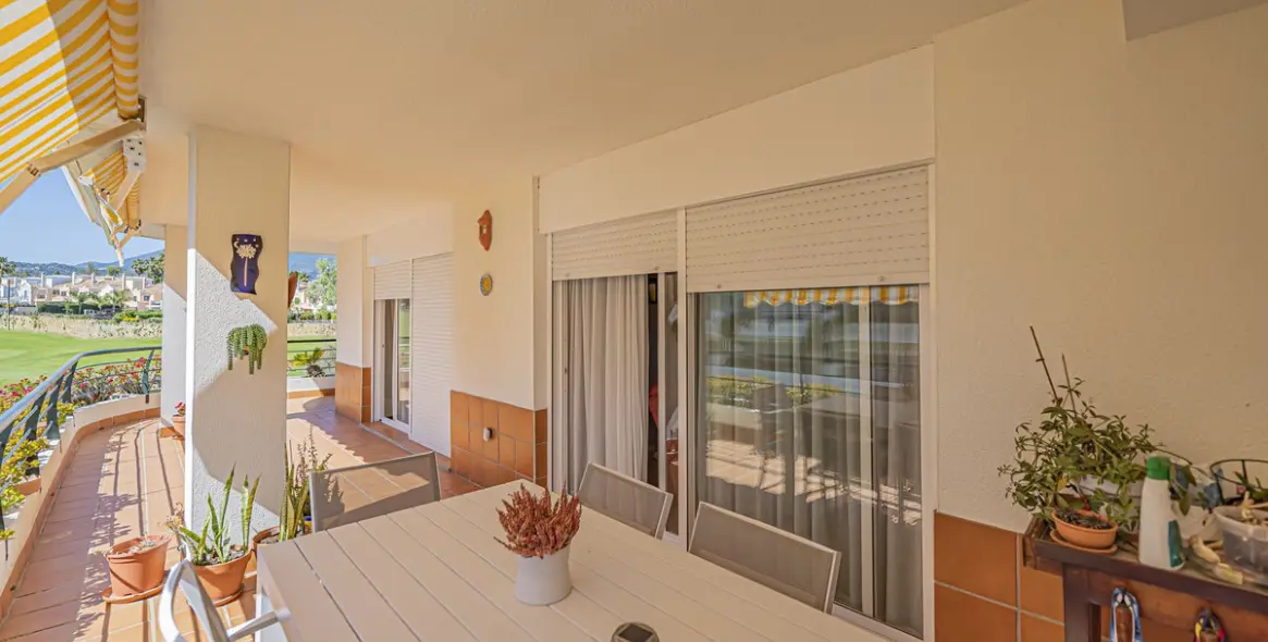 Sale of middle floor apartment in Guadalmina Alta 4