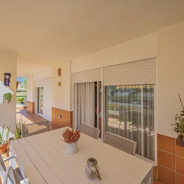 Sale of middle floor apartment in Guadalmina Alta
