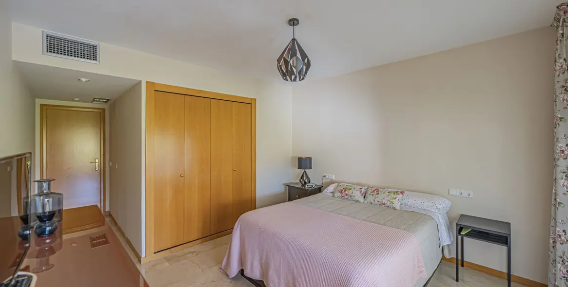 Sale of middle floor apartment in Guadalmina Alta 10