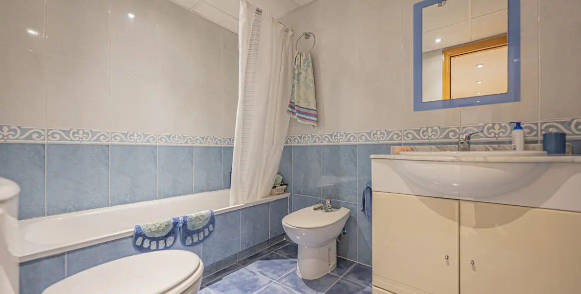 Sale of middle floor apartment in Guadalmina Alta 22